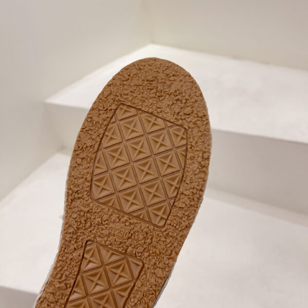 Left Foot Falls in Love with